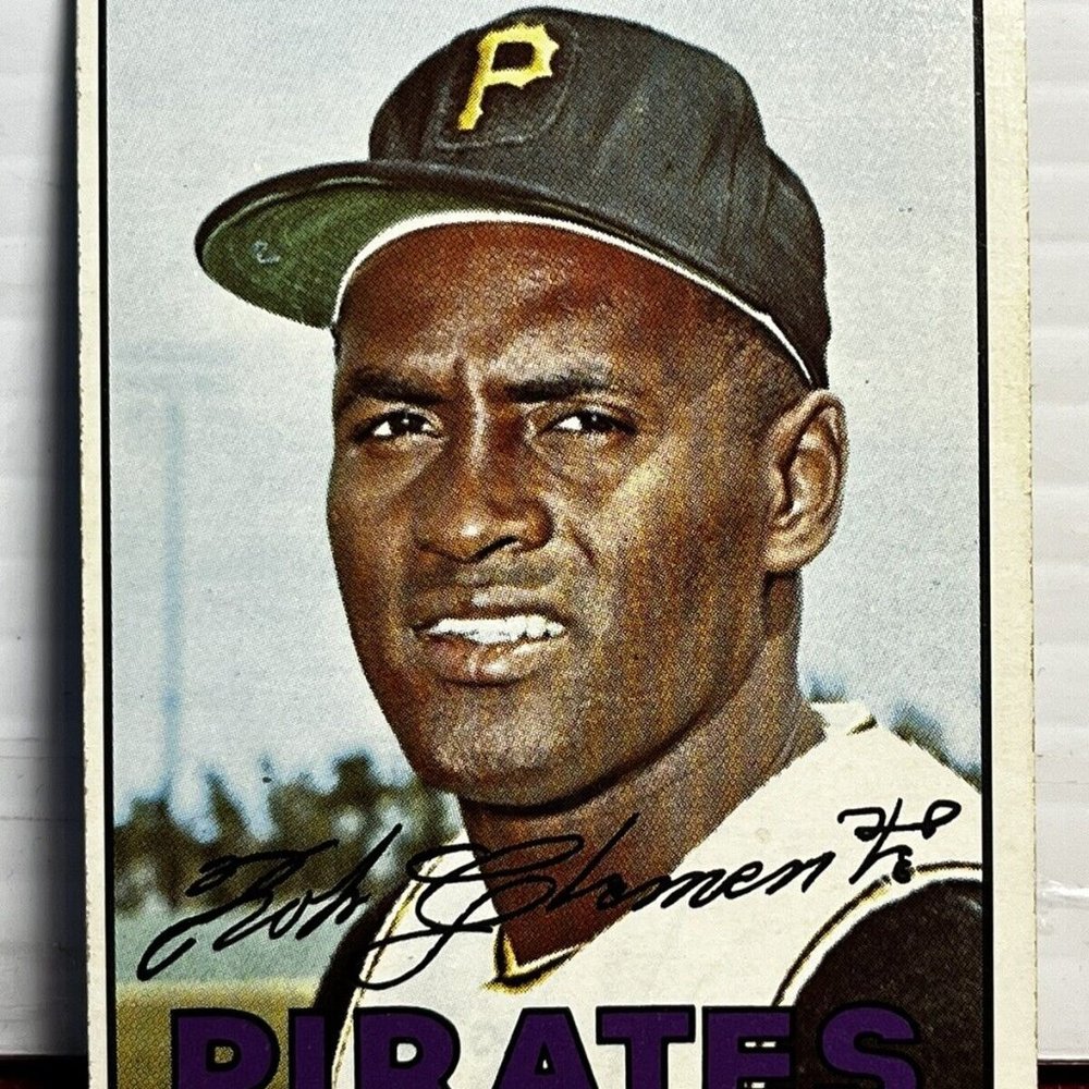 1967 Topps #400 Roberto Clemente NEAR MINT Outfield NRMT Baseball Pirates Card